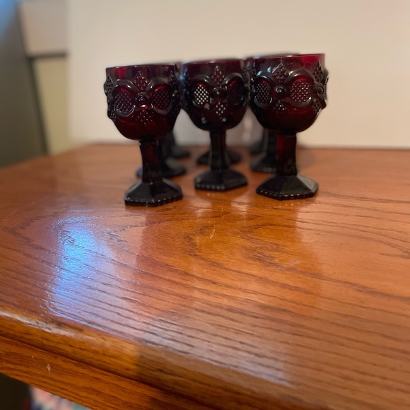 Ruby red goblets - Picture 2 of 3